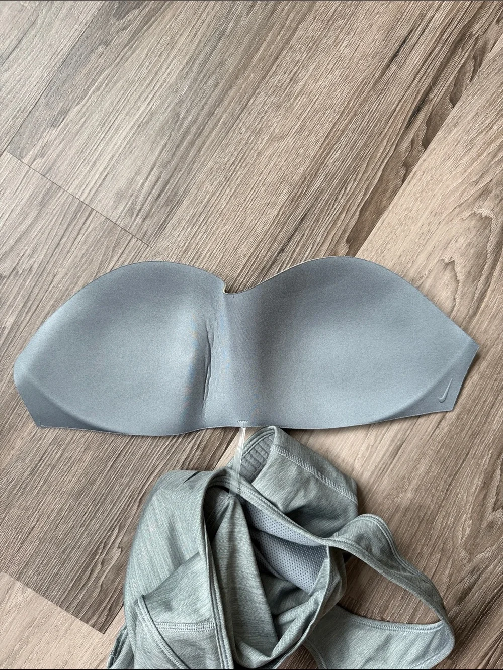 Nike Heathered Gray (maybe a bit greenish?) Racerback Sports Bra. Large